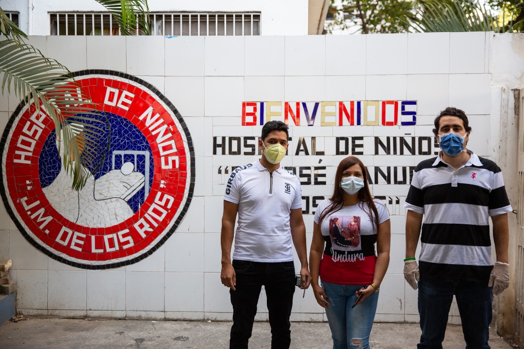 Coca-Cola FEMSA dona 4.680 litros de agua a organizaciones que luchan contra el COVID-19