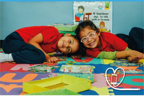 Lanzan campaña “Maestros al teléfono” para capacitar tecnológicamente a los educadores del país