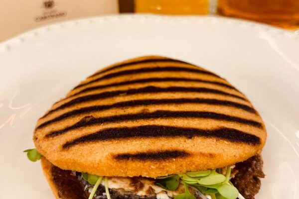 Ron Carúpano celebramos el Día Internacional de la Arepa con un aporte de #OtroNivel