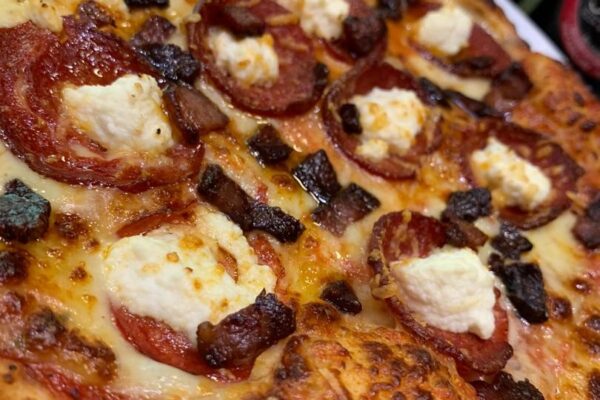 Soho American Gourmet te trae su pizza del momento “La Madison”