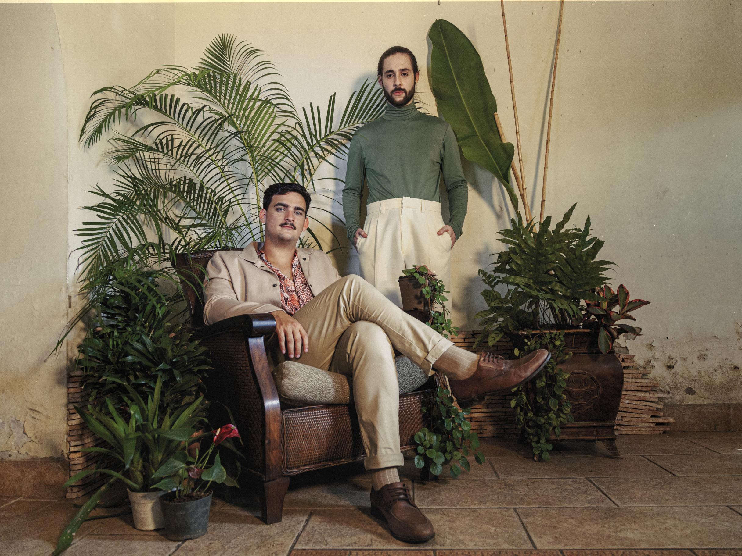 Anakena cuenta la historia de un desamor caribeño con «Carita Triste», primer sencillo de su segundo álbum