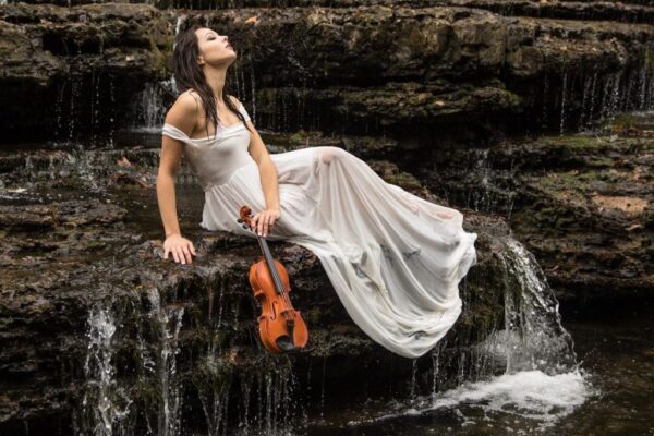 La violinista y compositora Lauren Conklin cierra un 2020 lleno de logros