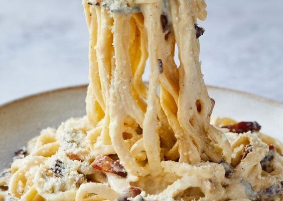 En Renata celebramos el amor por la pasta con esta deliciosa receta :Espagueti en salsa carbonara