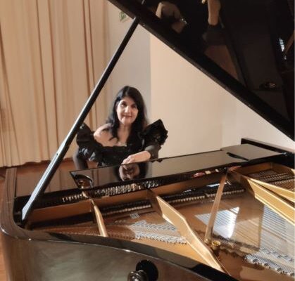 La pianista Sylvia Constantinidis recorre los sonidos de Latinoamérica y España con un concierto solista