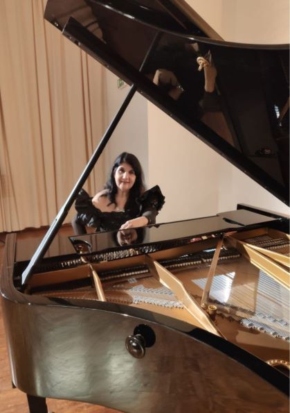 La pianista Sylvia Constantinidis recorre los sonidos de Latinoamérica y España con un concierto solista