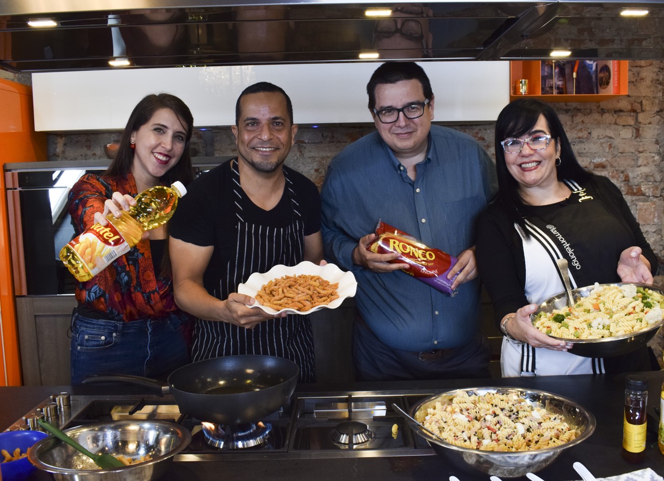 Ronco y Vatel reunieron a  Carmen Montelongo y Damián Boada  en »Cocinando a 4 manos»