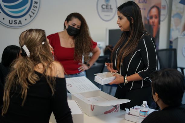 El “Master Class en Microblading” de Danell Duque se internacionaliza