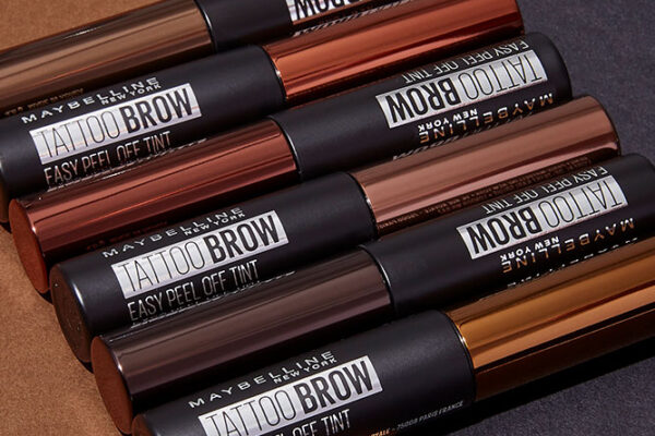 Luce unas cejas de impacto durante días con Tattoo Brow Tinta Peel-Off de Maybelline New York