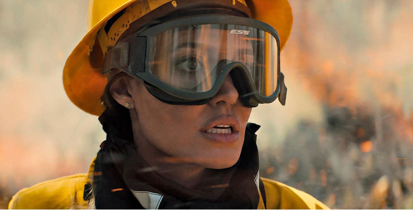 Angelina Jolie se enfrenta sin ayuda a los incendios forestales para «Aquellos que me desean la muerte»