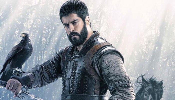 Burak Ozcivit supera los 17 millones de seguidores en Instagram