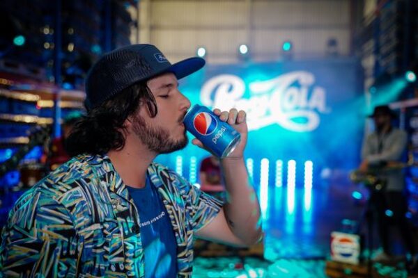 Pepsi en Vivo estrena episodio con el cantautor Andrés Mata