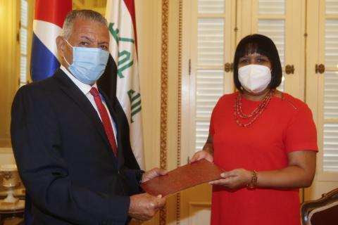 Viceministra de Relaciones Exteriores de Cuba recibe las Copias de Estilo del Embajador de la República de Iraq