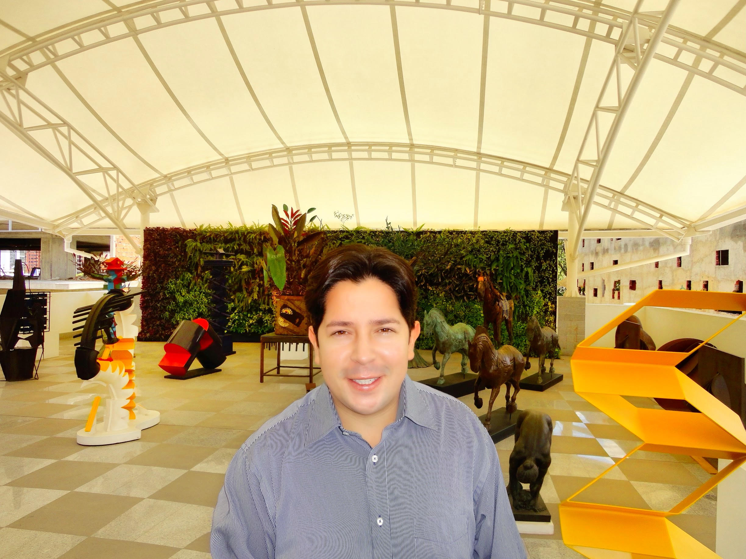 Galerista Jim Andrade presenta exposición virtual “Color & Love” de Ángel Mieres