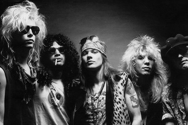 Guns N ’Roses presenta» November Rain «