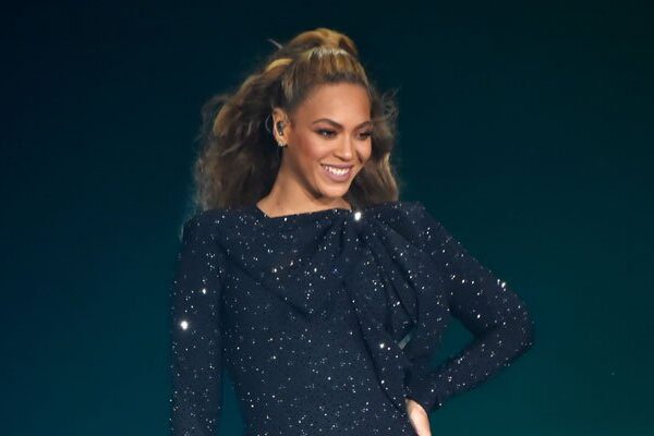 Beyoncé anuncia planes para lanzar nueva música »curativa»para el renacimiento