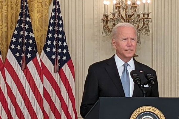 Biden dice que EEUU dio al régimen afgano «todas las herramientas» para luchar por su futuro