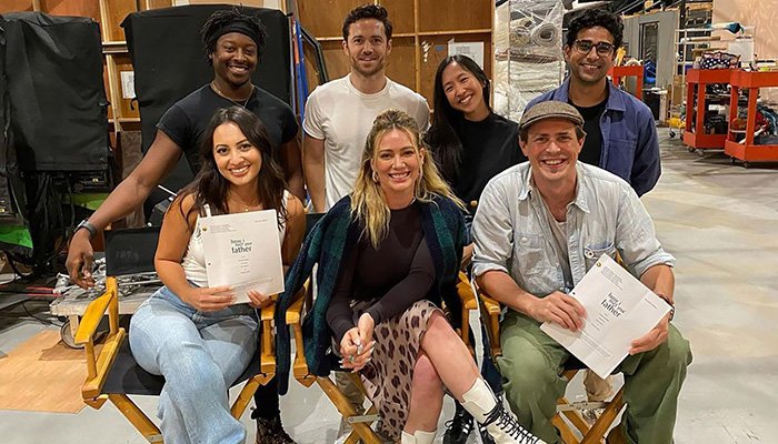 Hilary Duff comparte el primer look de »cómo conocí a tu padre»