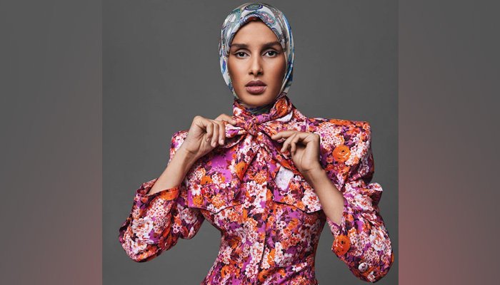 El ascenso de Rawdah Mohamed como la primera editora de Vogue con hiyab descubierto