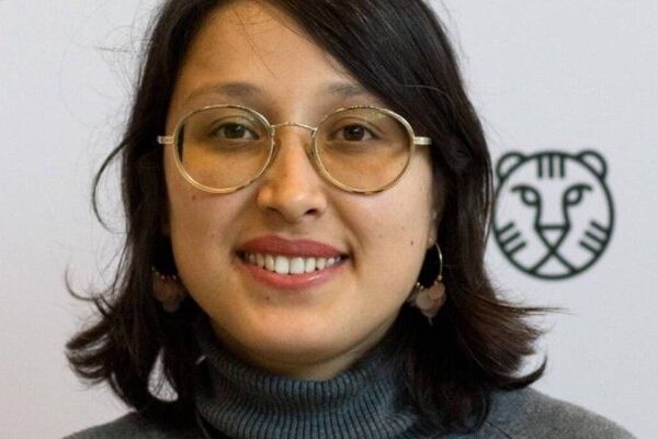 La cineasta afgana Shahrbanoo Sadat relata la angustiosa huída de Kabul