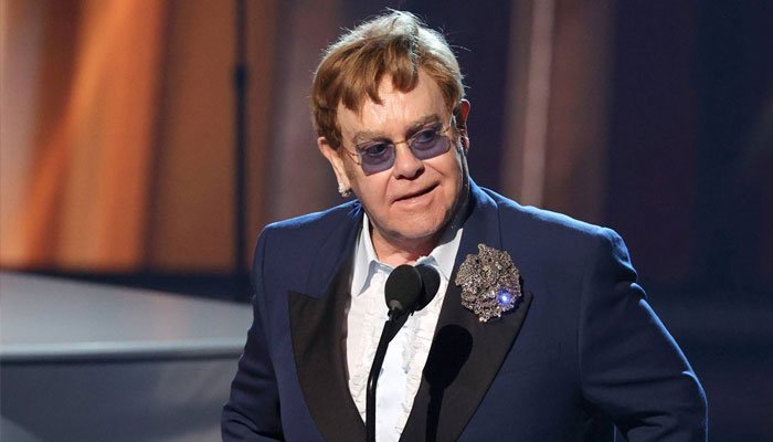 Elton John pide más «amor y solidaridad» en medio de la actuación de Global Citizen Live