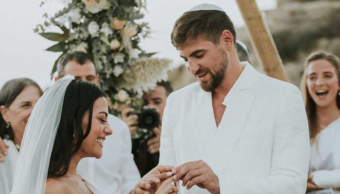 Inbar Lavi y Dan Bar Shira contraen nupcias en una lujosa ceremonia boho
