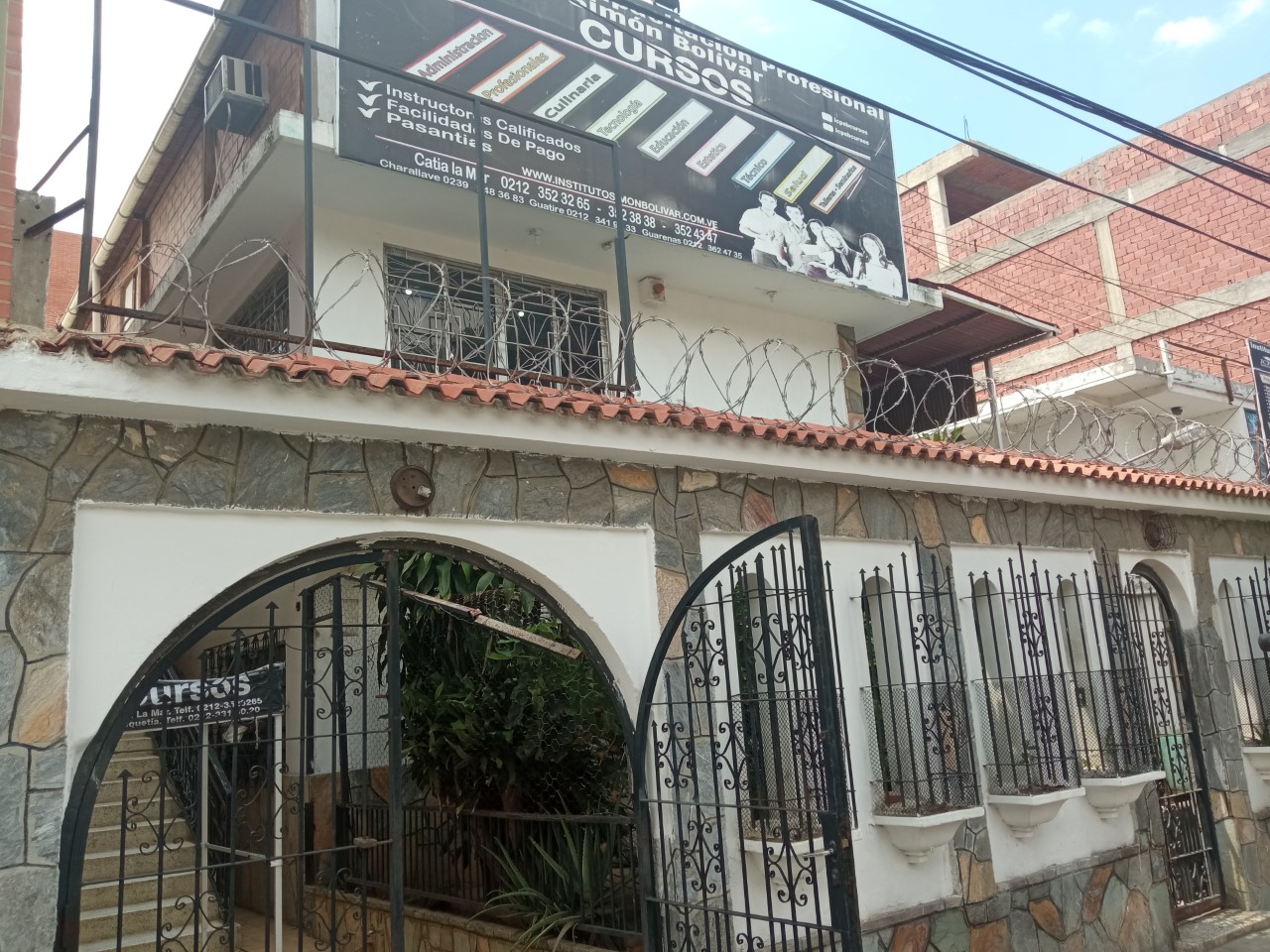 Instituto Simón Bolívar capacita emprendedores de calidad