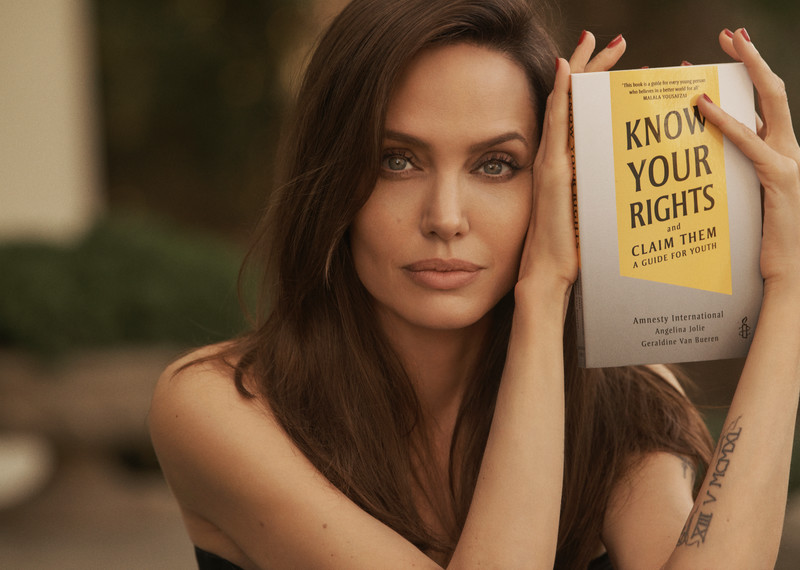 Angelina Jolie ambiciosa para su nuevo libro, ayudará a «lograr una sociedad más igualitaria»