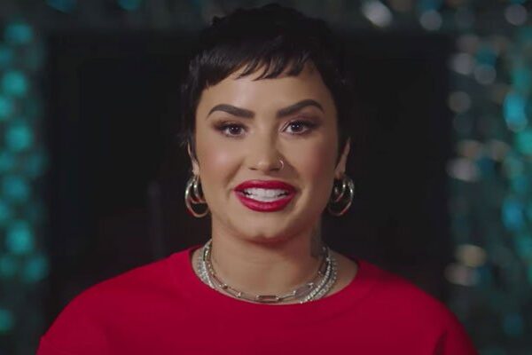 Demi Lovato lanza el video con la letra oficial del sencillo «Unforgettable»