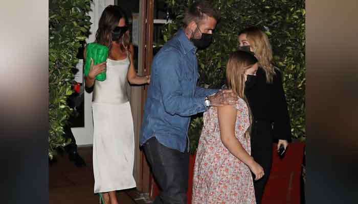 Victoria Beckham disfruta de una cita para cenar con su esposo David y su hija Harper en L A