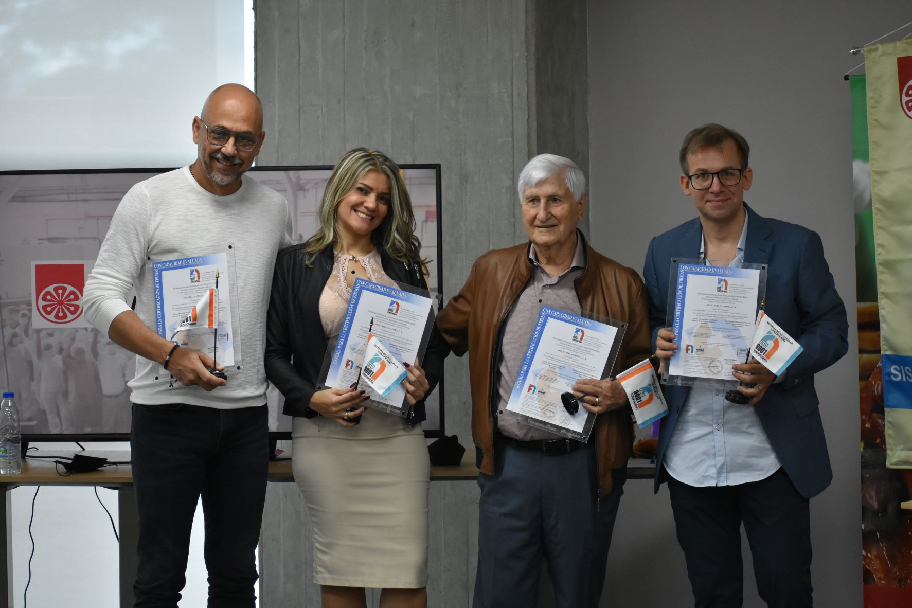 Industrias Amapola, del grupo empresarial Alimentos Mary, obtiene certificación ISO-9001