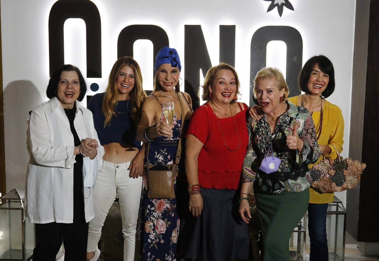 Qana Restaurant recibe con mucho placer a:  Tarde de Chicas