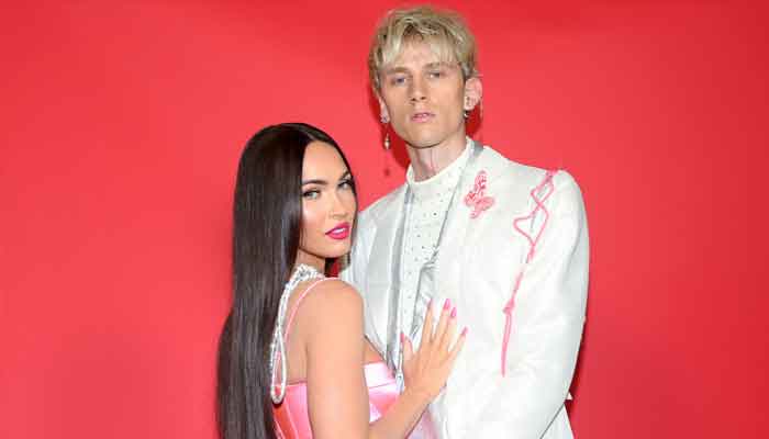 Machine Gun Kelly golpea en los Grammy