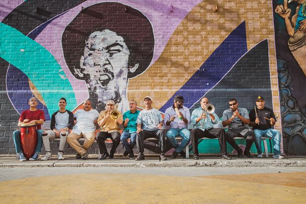 Alfredo Naranjo celebra el lanzamiento de «Mujer»