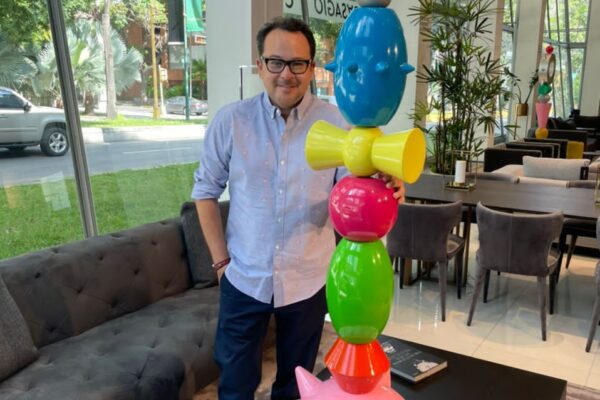 Carlos Vallenilla hace una invitación al equilibrio con su nueva serie “Bloques Cromáticos”