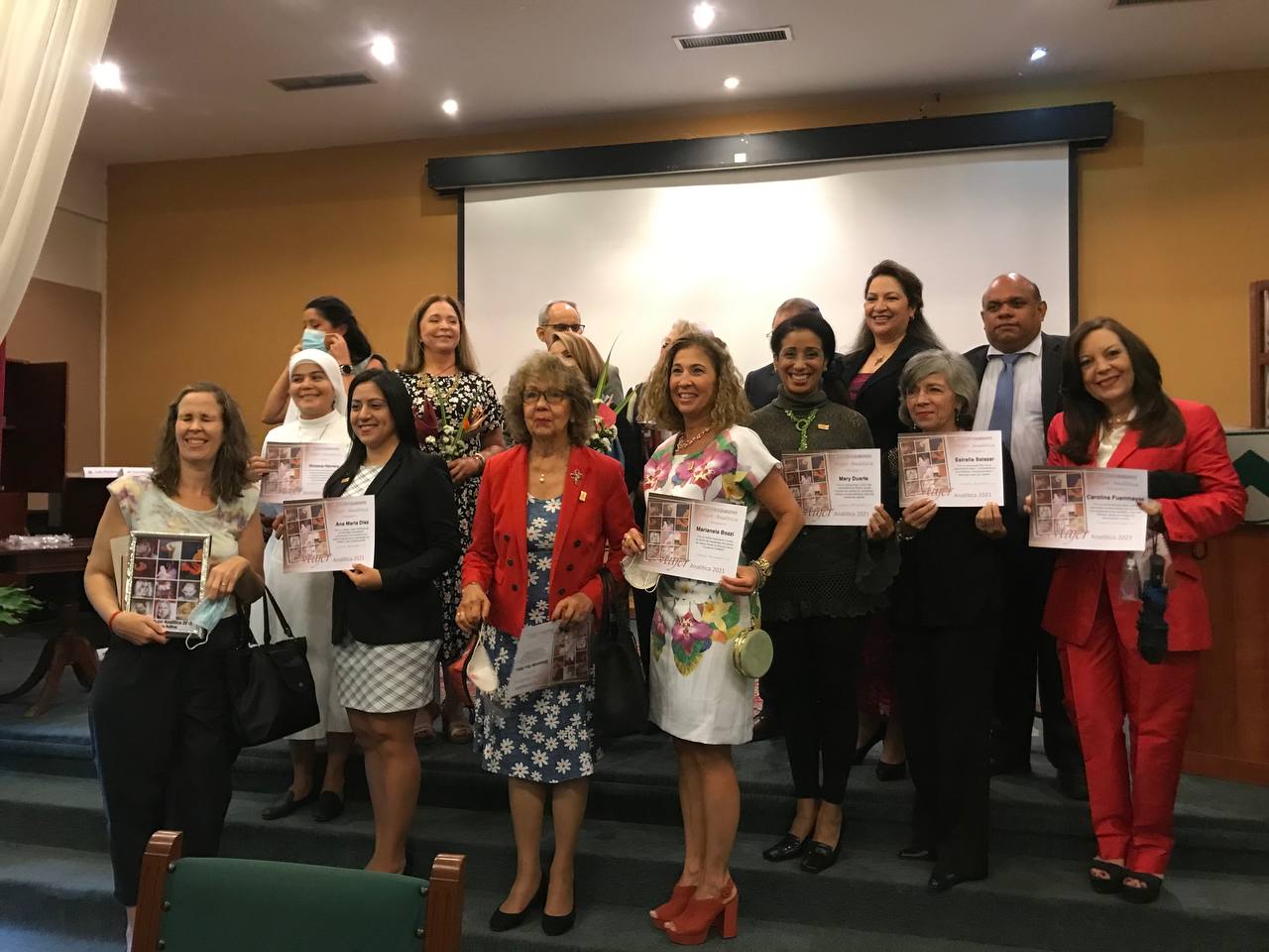 PREMIO MUJER ANALÍTICA 2021