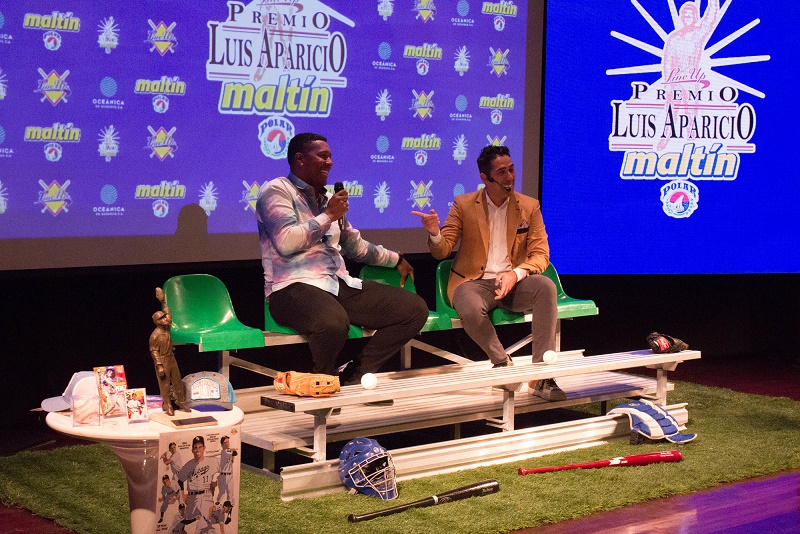 Salvador Pérez recibió el Premio Luis Aparicio 2021
