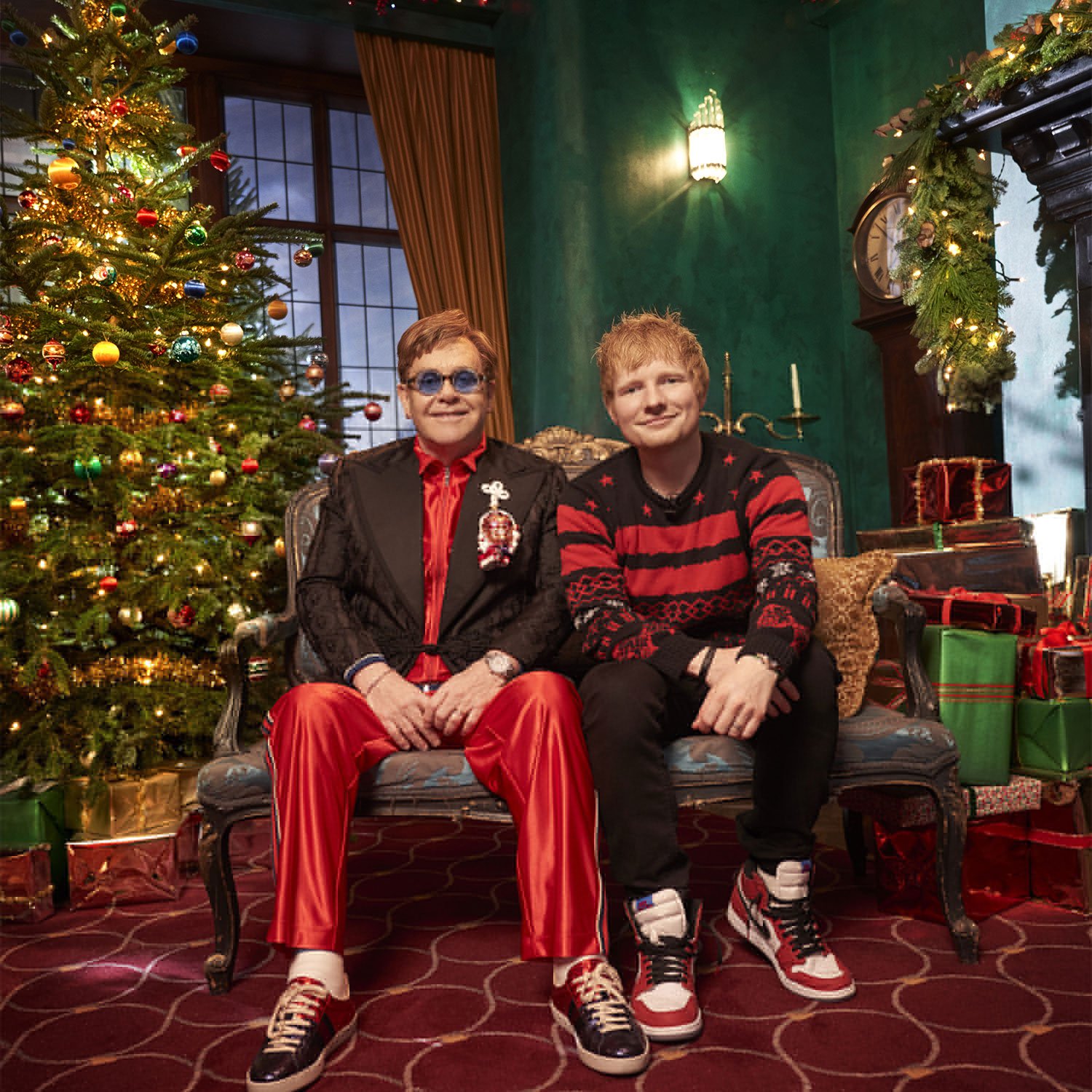 Ed Sheeran y Elton John lanzan el MV de colaboración navideña «Feliz Navidad»