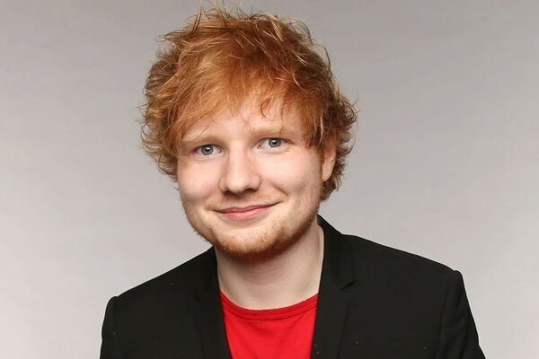Ed Sheeran en una misión para plantar ‘tantos árboles como pueda’