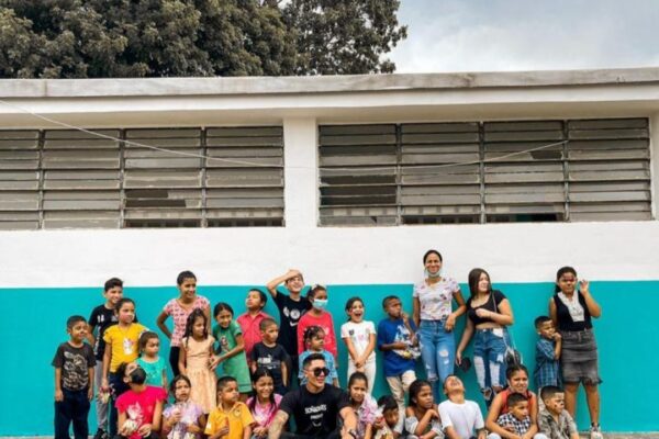 Carlos Blanco con su proyecto «Soñadores» llevó alegría a Casacuna de San Juan de los Morros