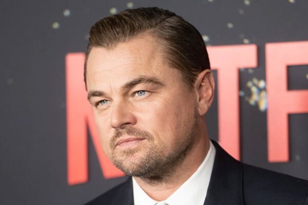 Leonardo DiCaprio supera la oferta en la gala de UNICEF antes de la fiesta en yate con Dua Lipa