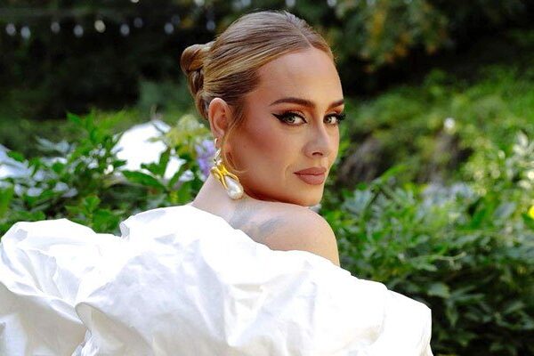 Adele’s 30 nombrado el álbum más vendido del Reino Unido en 2021