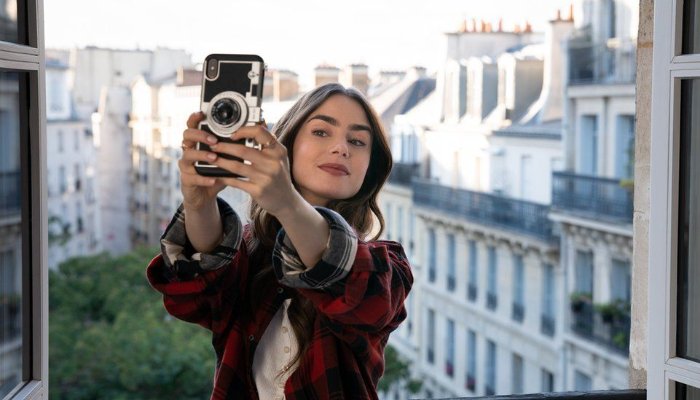 »Emily in Paris» renovada para las temporadas 3 y 4 en Netflix