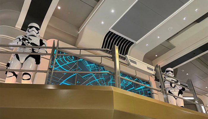 El parque temático nuevo de Disney hace que los fanáticos olviden que están en Florida