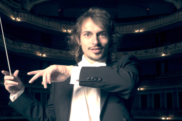 El renombrado director brasileño Eduardo Strausser dirigirá a la Orquesta Sinfónica Simón Bolívar y a la Sinfónica Juan José Landaeta