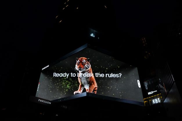 Samsung ilumina la oscuridad en ciudades de todo el mundo en preparación para el Unpacked