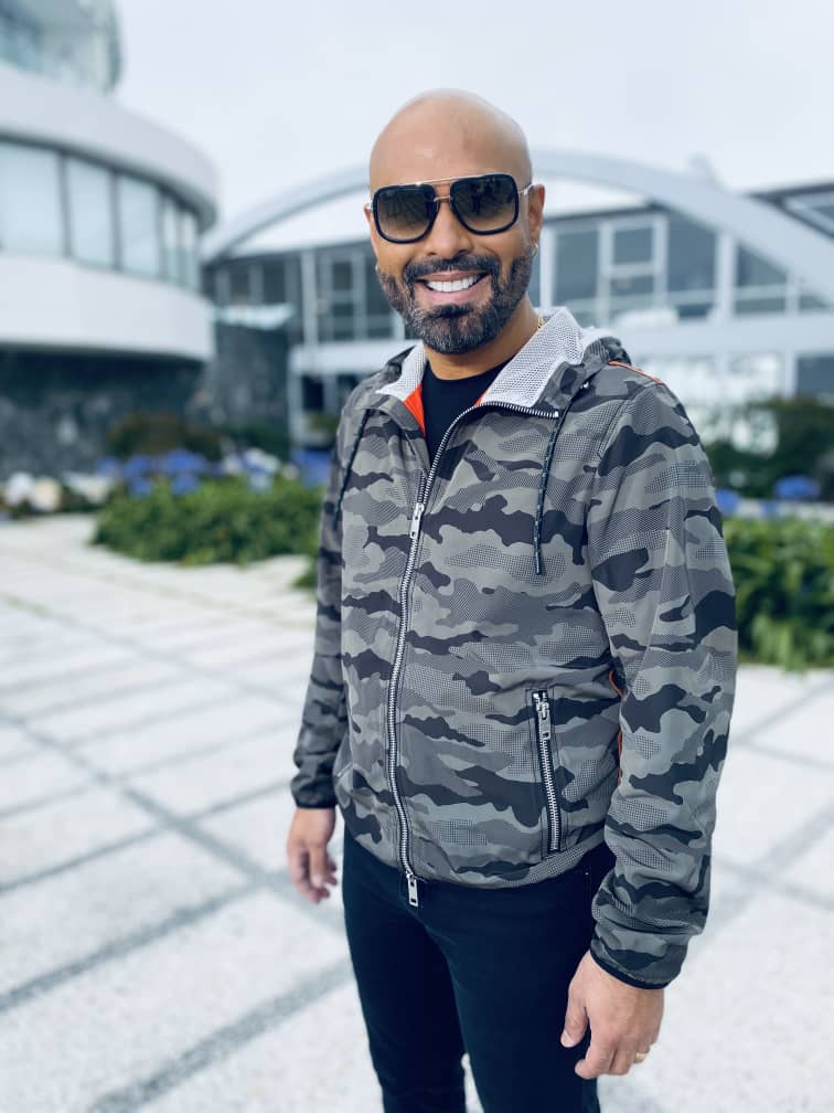 A mí me gustas tú” dice Omar Enrique en su nuevo video