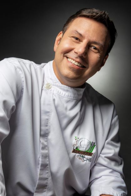 Rómulo Hidalgo explora la gastronomía nacional a fondo