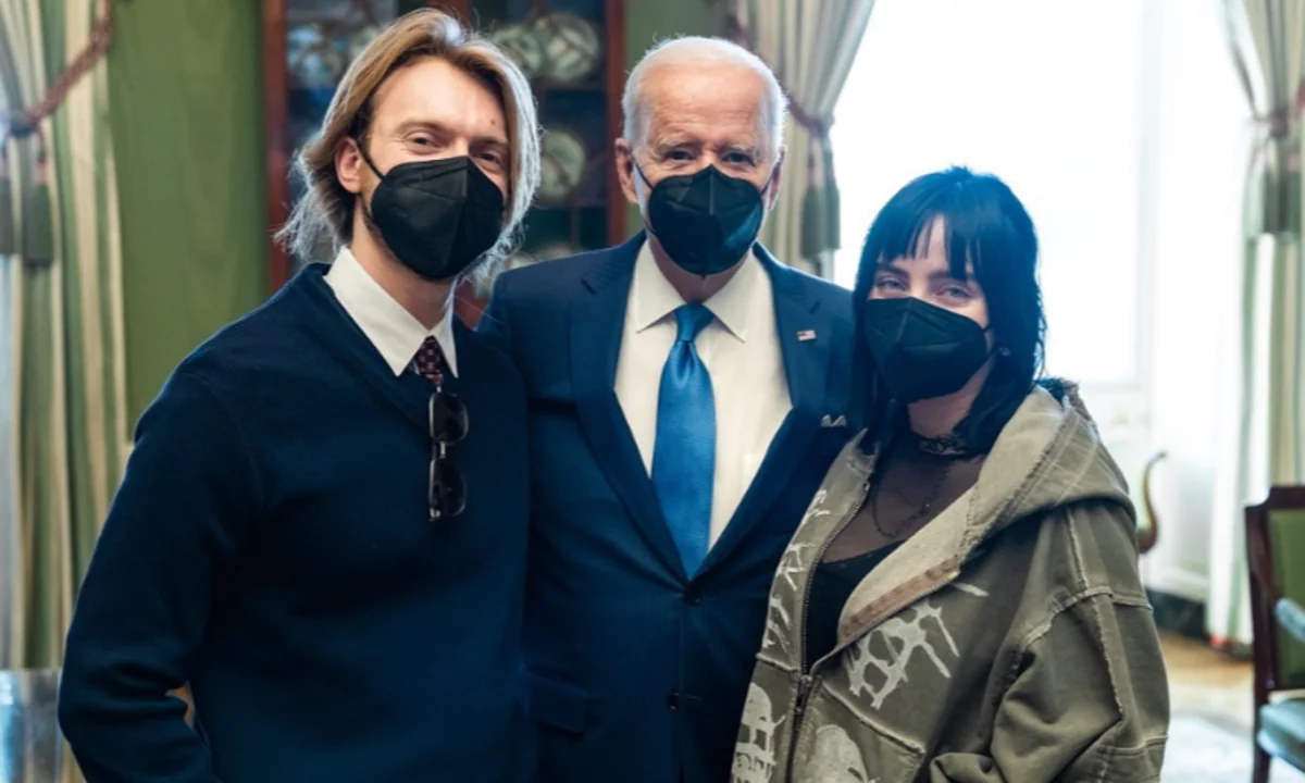 Billie Eilish supera los 100 millones de seguidores en Instagram al conocer al presidente de EE.UU.