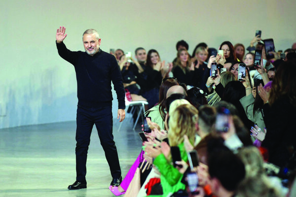 El lado más oscuro de Elie Saab en la Semana de la Moda de París