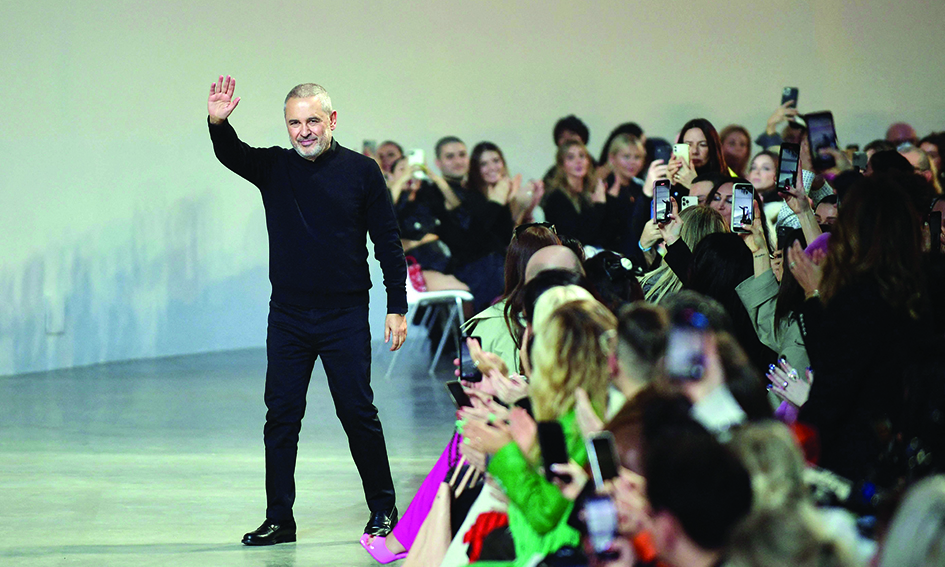 El lado más oscuro de Elie Saab en la Semana de la Moda de París